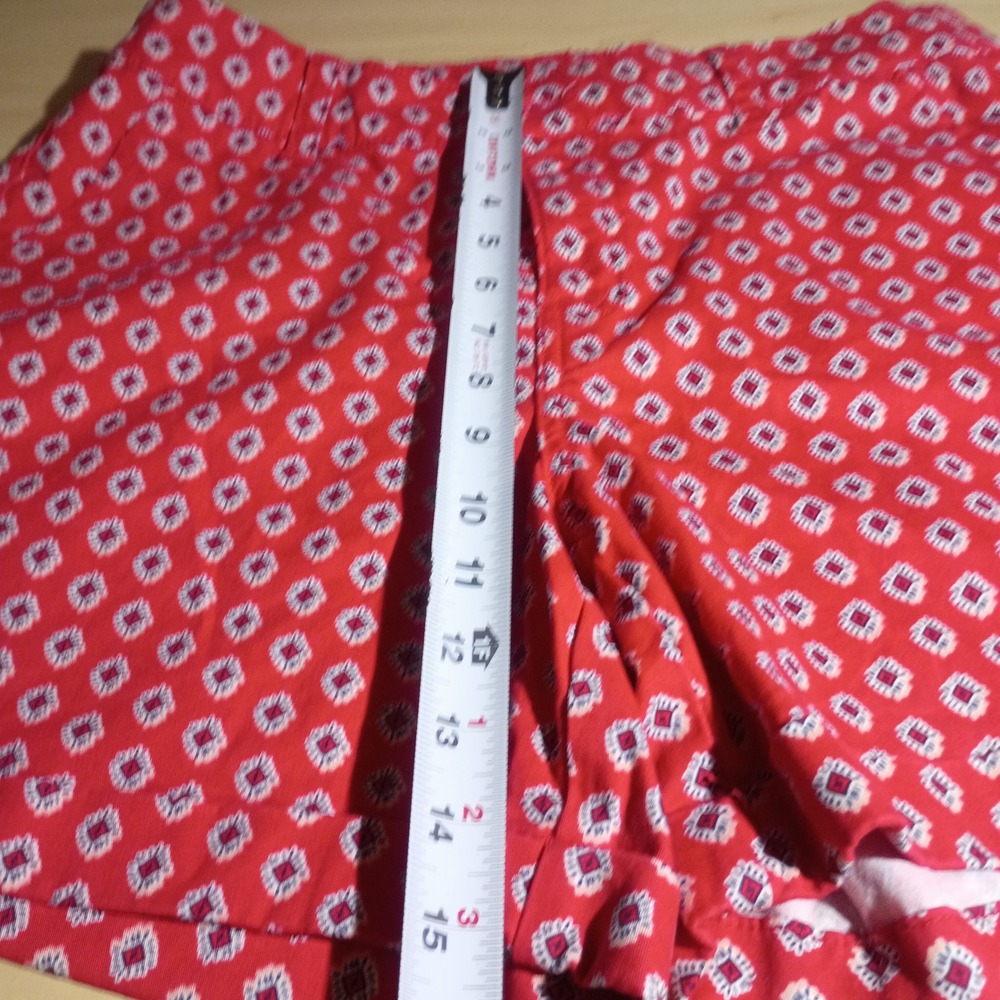 St. John's Bay Shorts, Women, Size 10 Red Geometric Diamond Print 5" Inseam